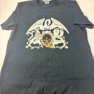 2014 Queen Tour T Shirt Meduim